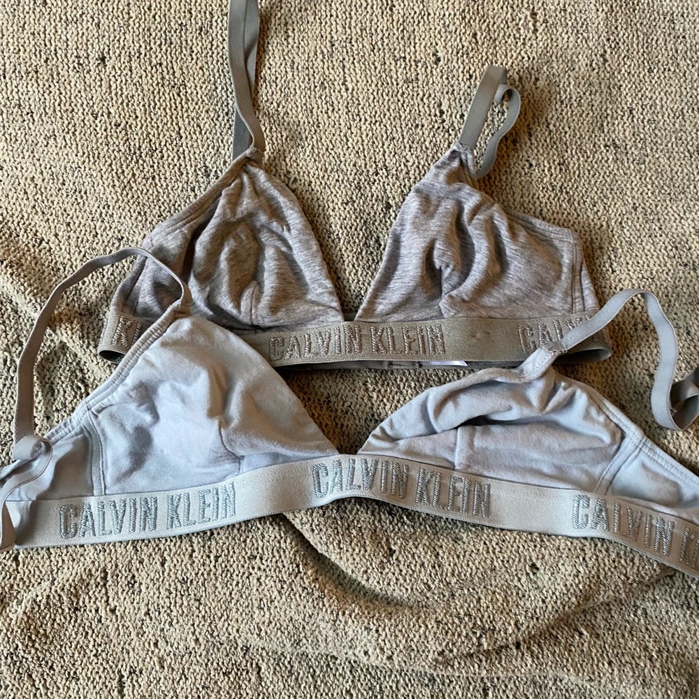Set of bralettes